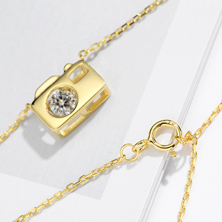 Record eternity Creative camera necklace