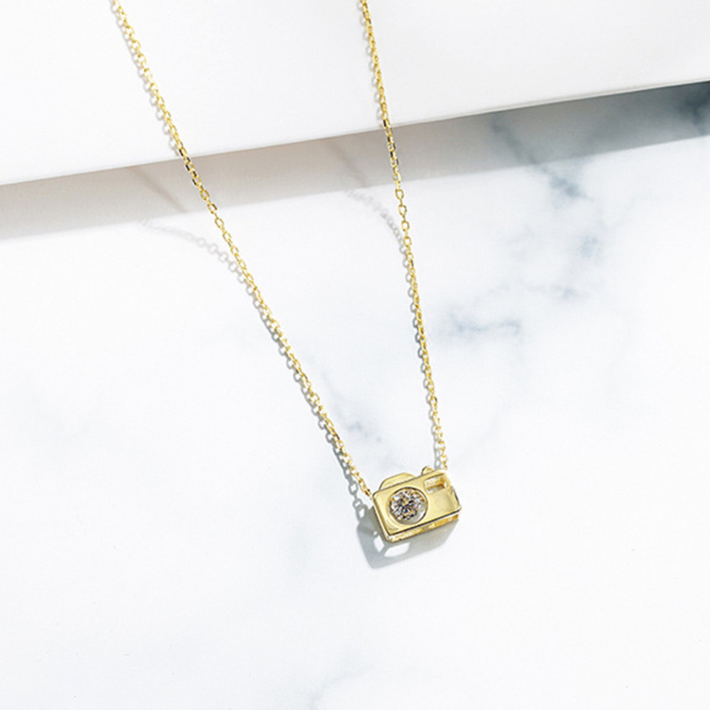 Record eternity Creative camera necklace