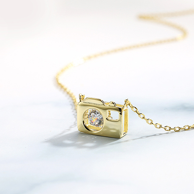Record eternity Creative camera necklace
