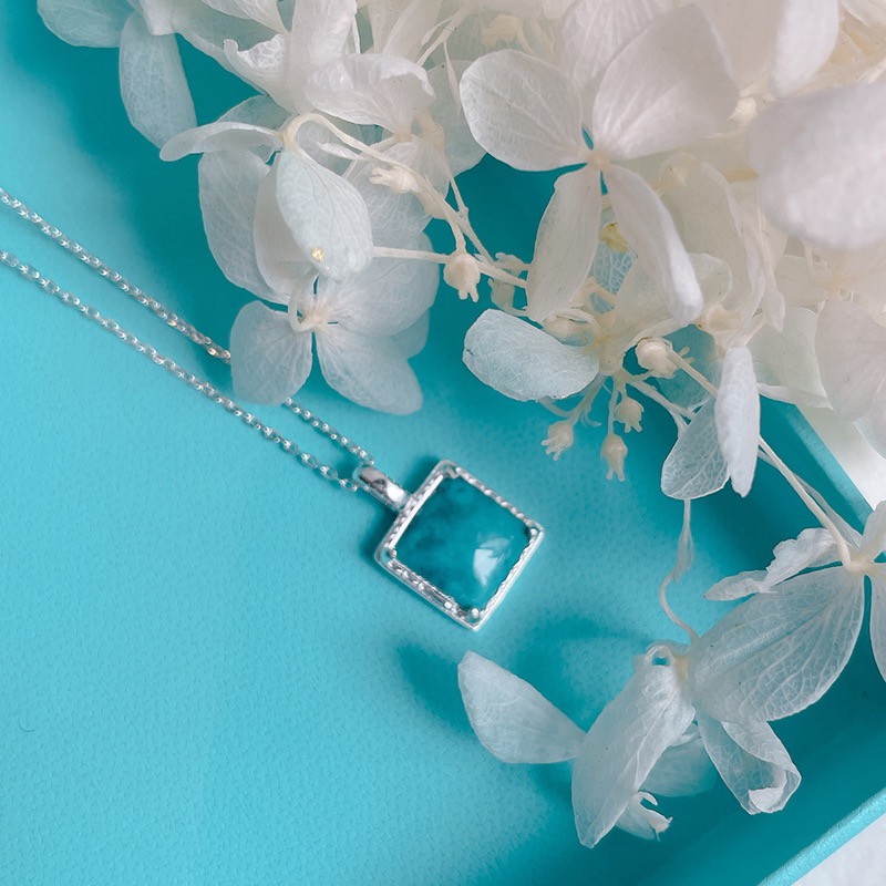 Light luxury natural turquoise necklace
