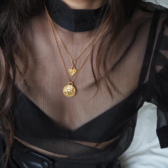 Light luxury heart shape flower carving necklace NN24112933