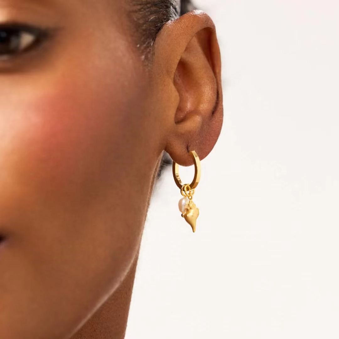 Light luxury special shaped pearl conch earrings NN24112923