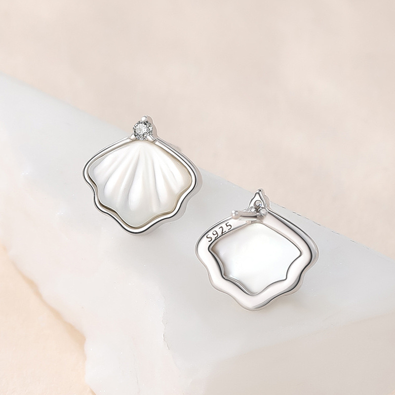 Light luxury shell design natural mother-of-pearl earrings NN24120104