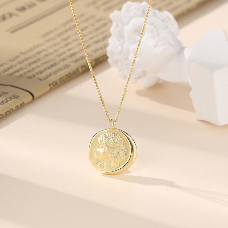 Medusa Portraits Design Pendant Necklace