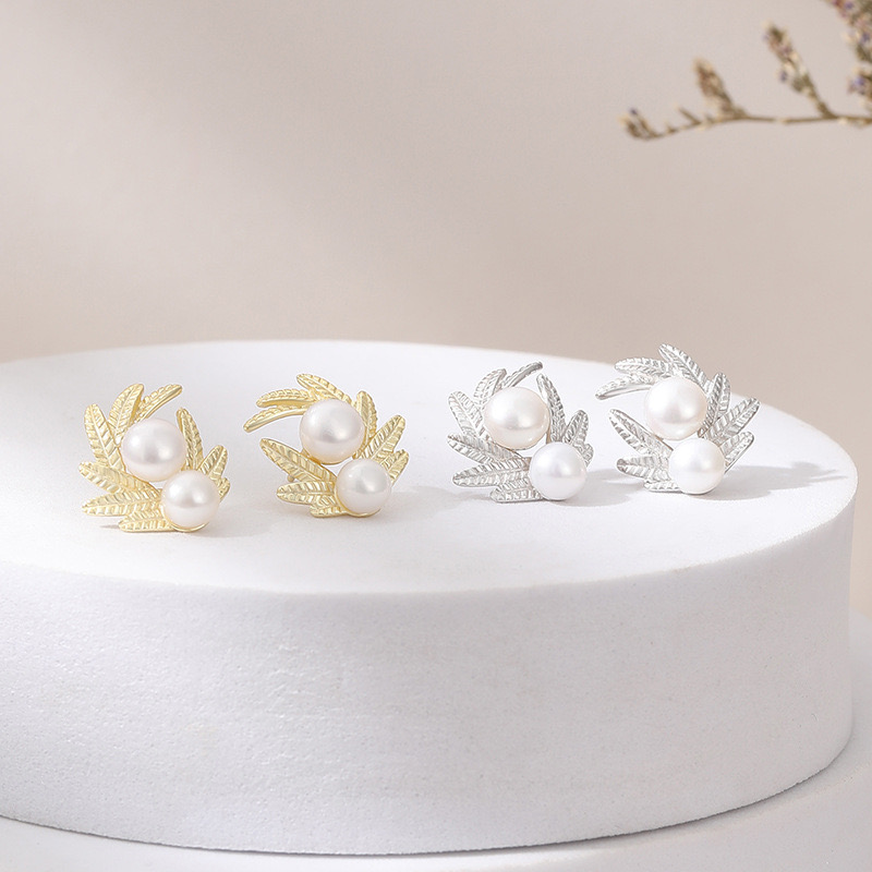 Light luxury fallen leaves earrings NN24113035