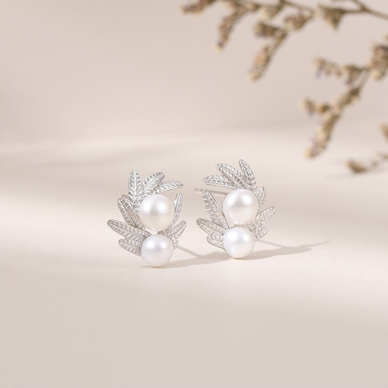 Light luxury fallen leaves earrings NN24113035