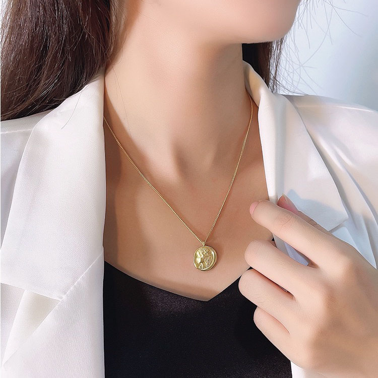 Medusa Portraits Design Pendant Necklace
