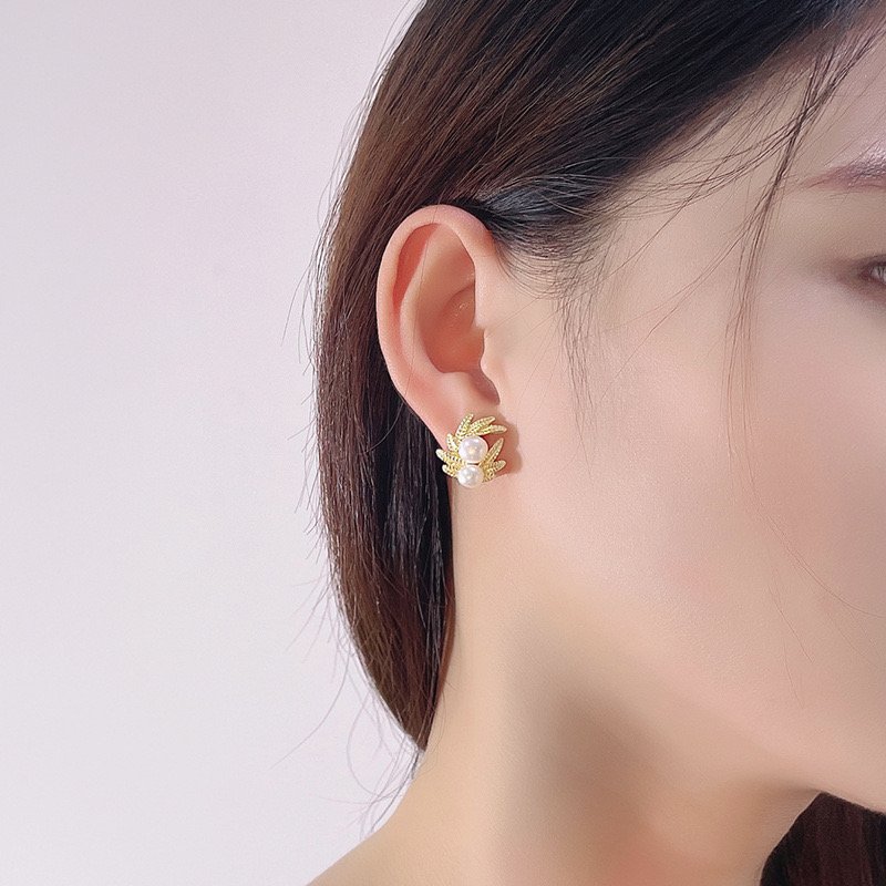 Light luxury fallen leaves earrings NN24113035