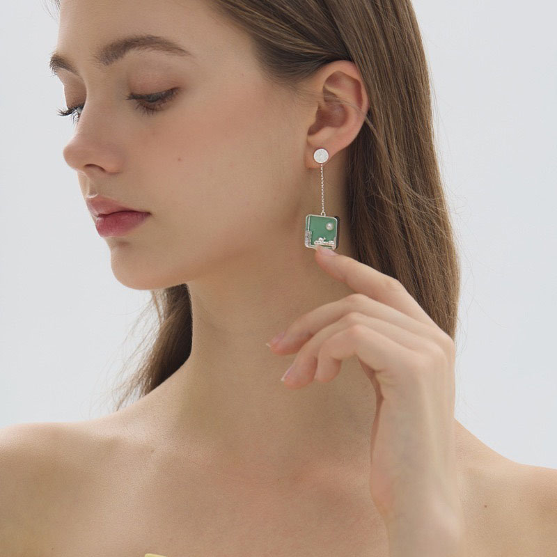 Creatively designed earrings 