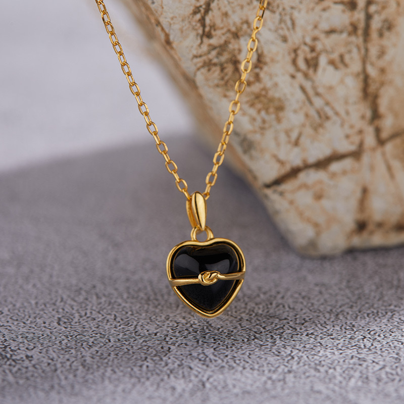 Heart knot