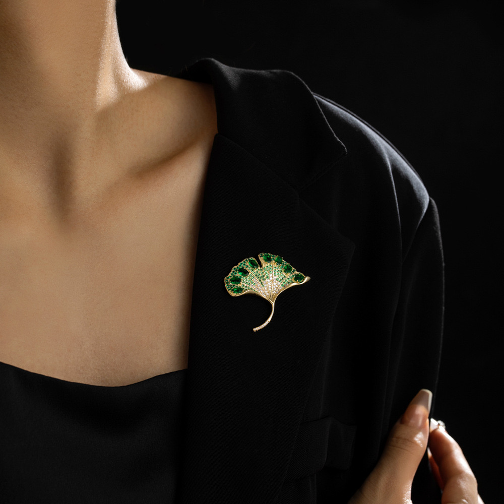Ginkgo (peacock in full bloom) brooch