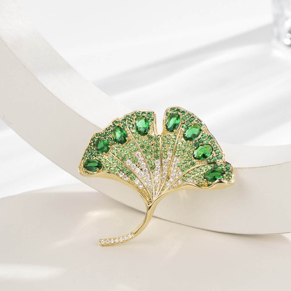 Ginkgo (peacock in full bloom) brooch