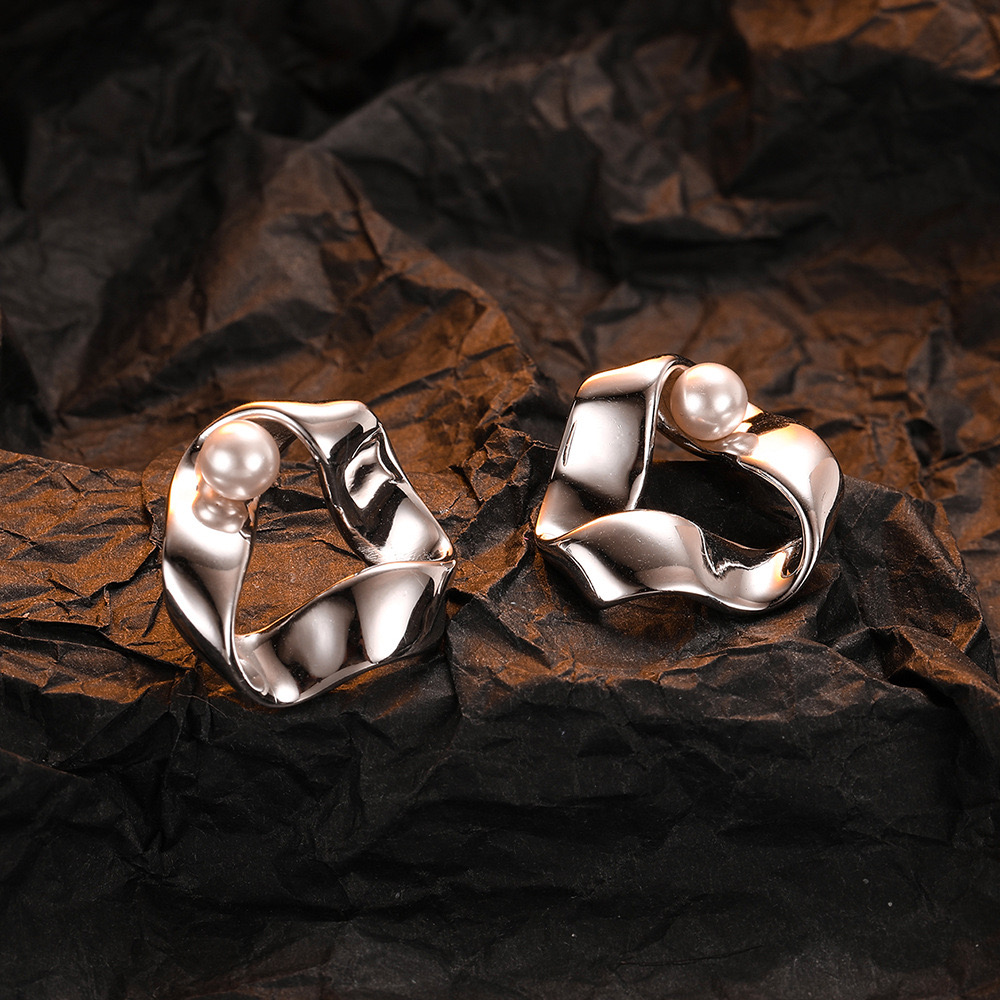 Sterling silver (platinum plated) morning dew earrings