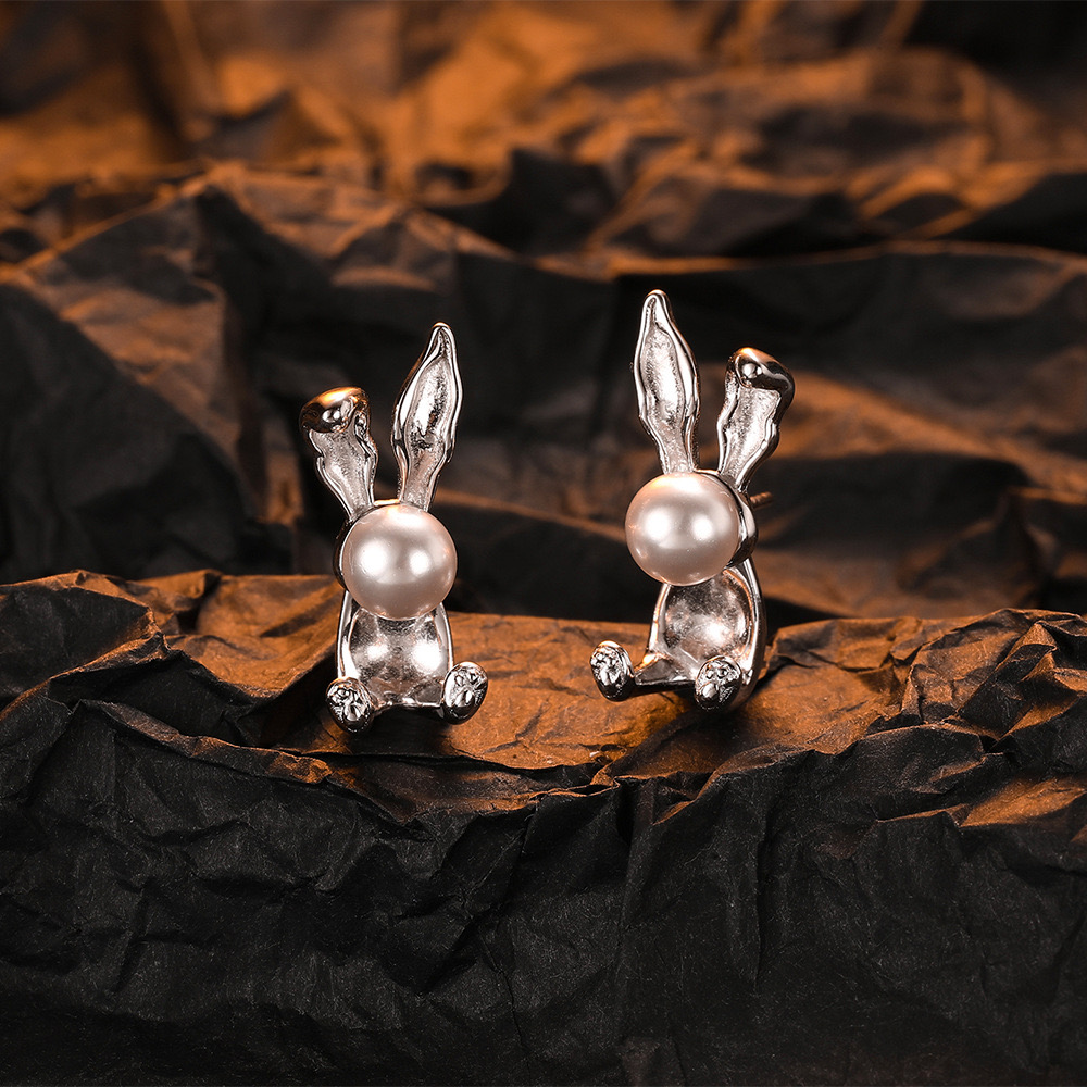 Naughty Long-eared Rabbit (platinum-plated)
