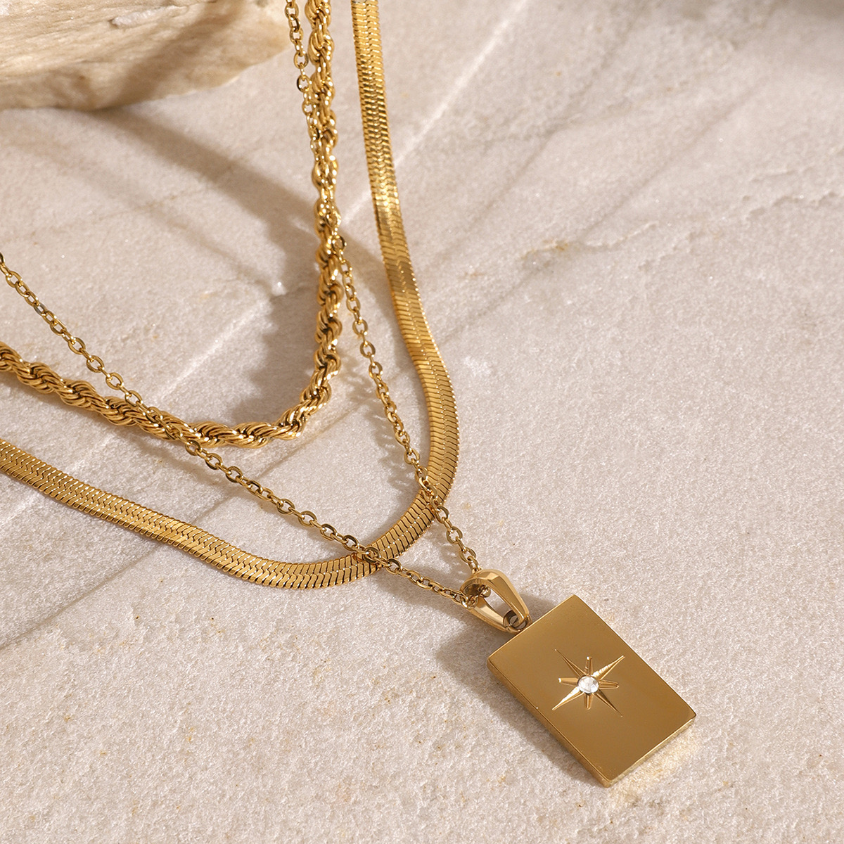 Three-layer 14K eight-pointed star necklace 01