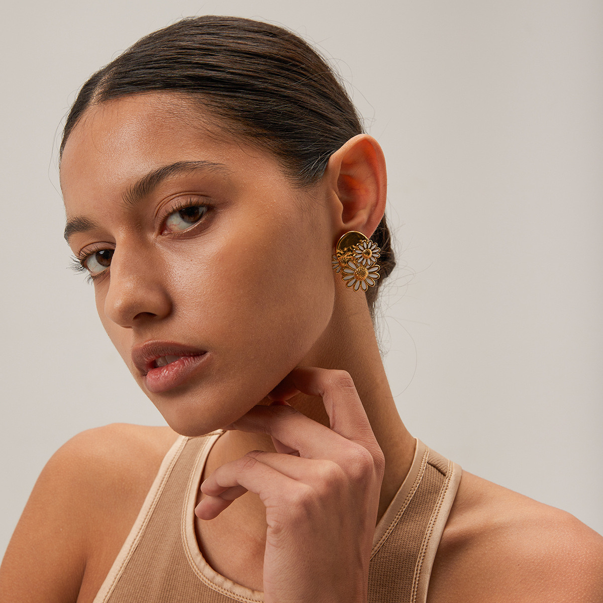 18K Daisy Earrings 01