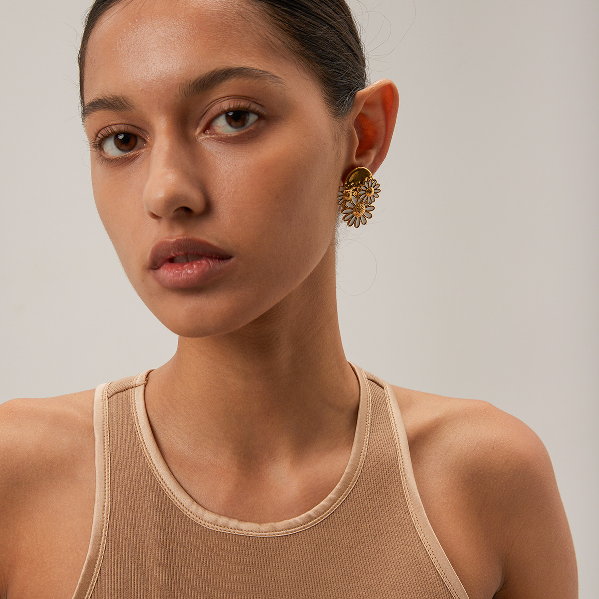 18K Daisy Earrings 01