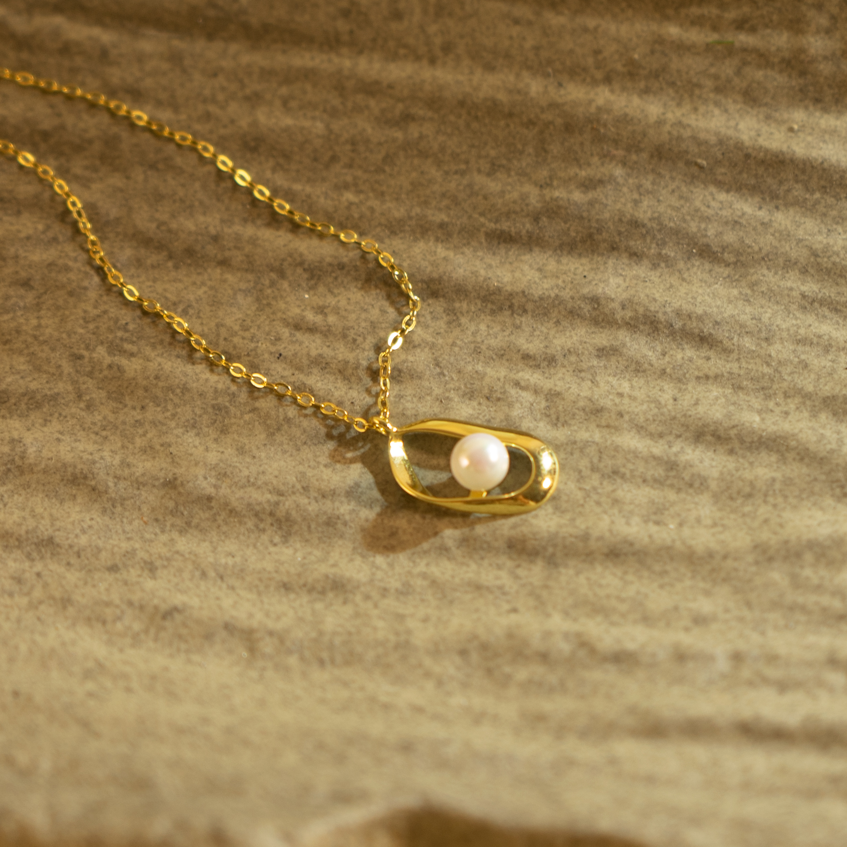 StylishGold-Plated Pearl Necklace