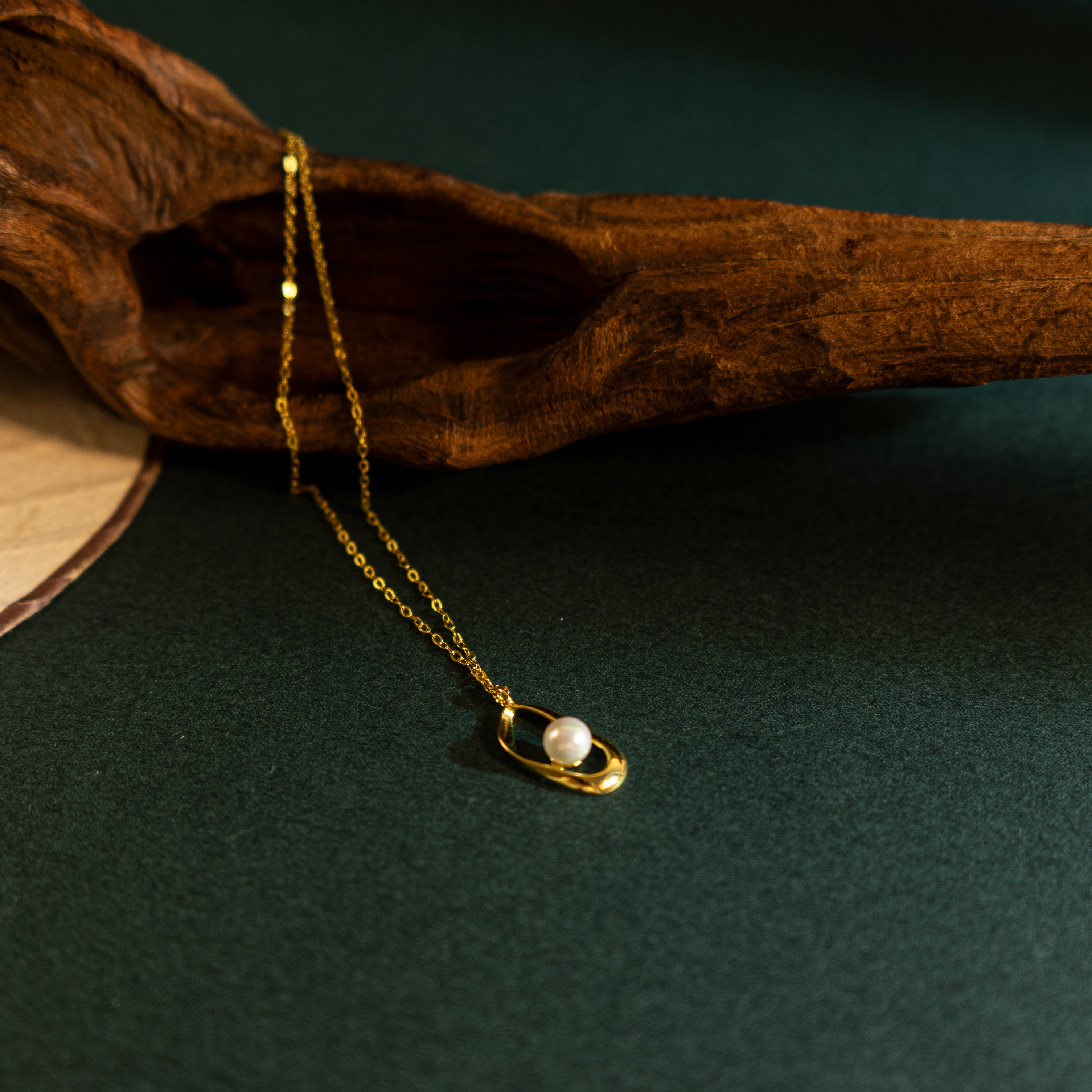 StylishGold-Plated Pearl Necklace