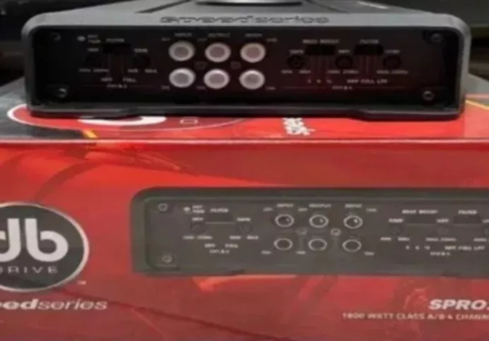 Paquete De 4 Bocinas Medio Rango Ds18+amplificador Db Drive