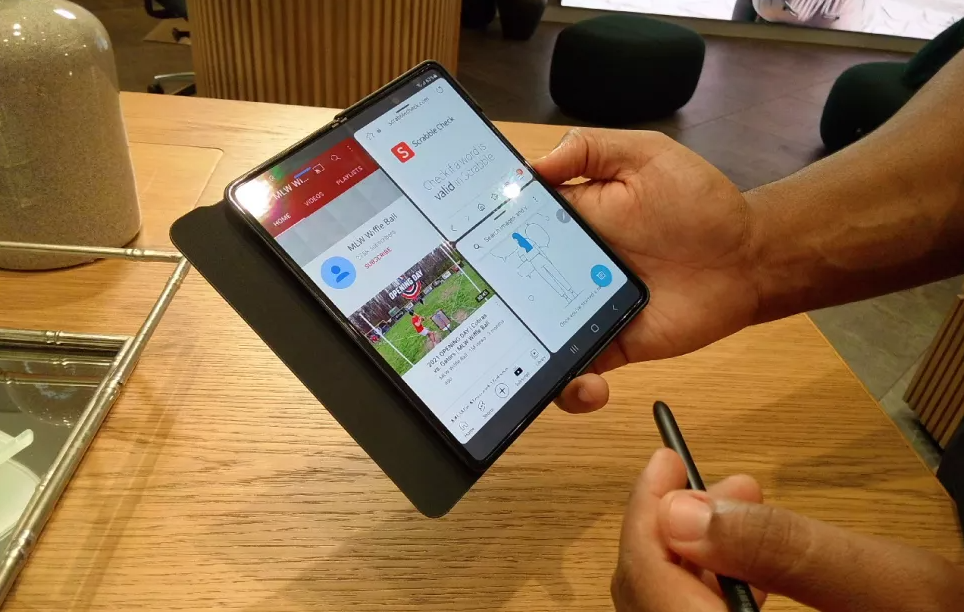 Galaxy Z Fold 3 Impressions 5G 12GB + 512GB Pantalla de 7.6 pulgadas