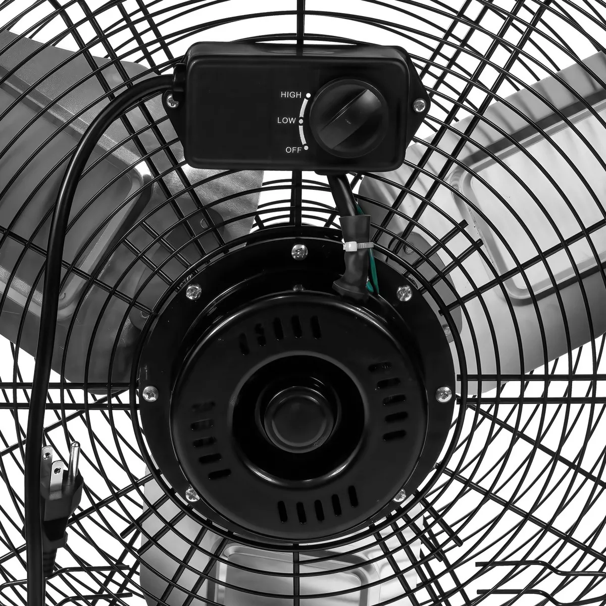 Ventilador Industrial Metalico Piso 180w 2 Velocidades 30' Cantidad de aspas 3 Estructura Negro Aspas plateadas Diámetro 67 cm Frecuencia 60 Hz Material de las aspas Metal