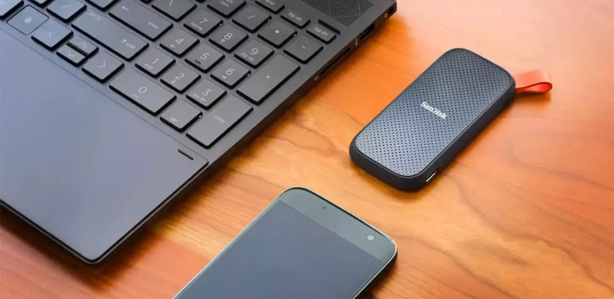 Disco sólido SSD externo SanDisk SDSSDE30-1T00 1TB negro