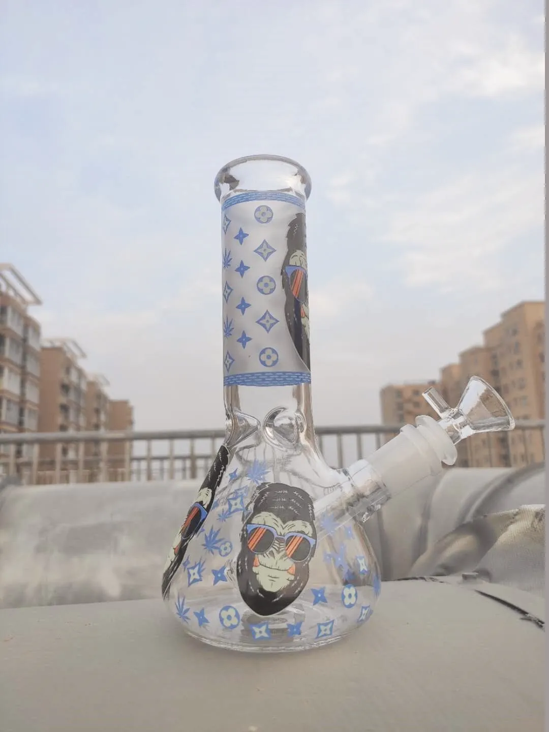 Glow-in-the-dark gorilla Glass bong