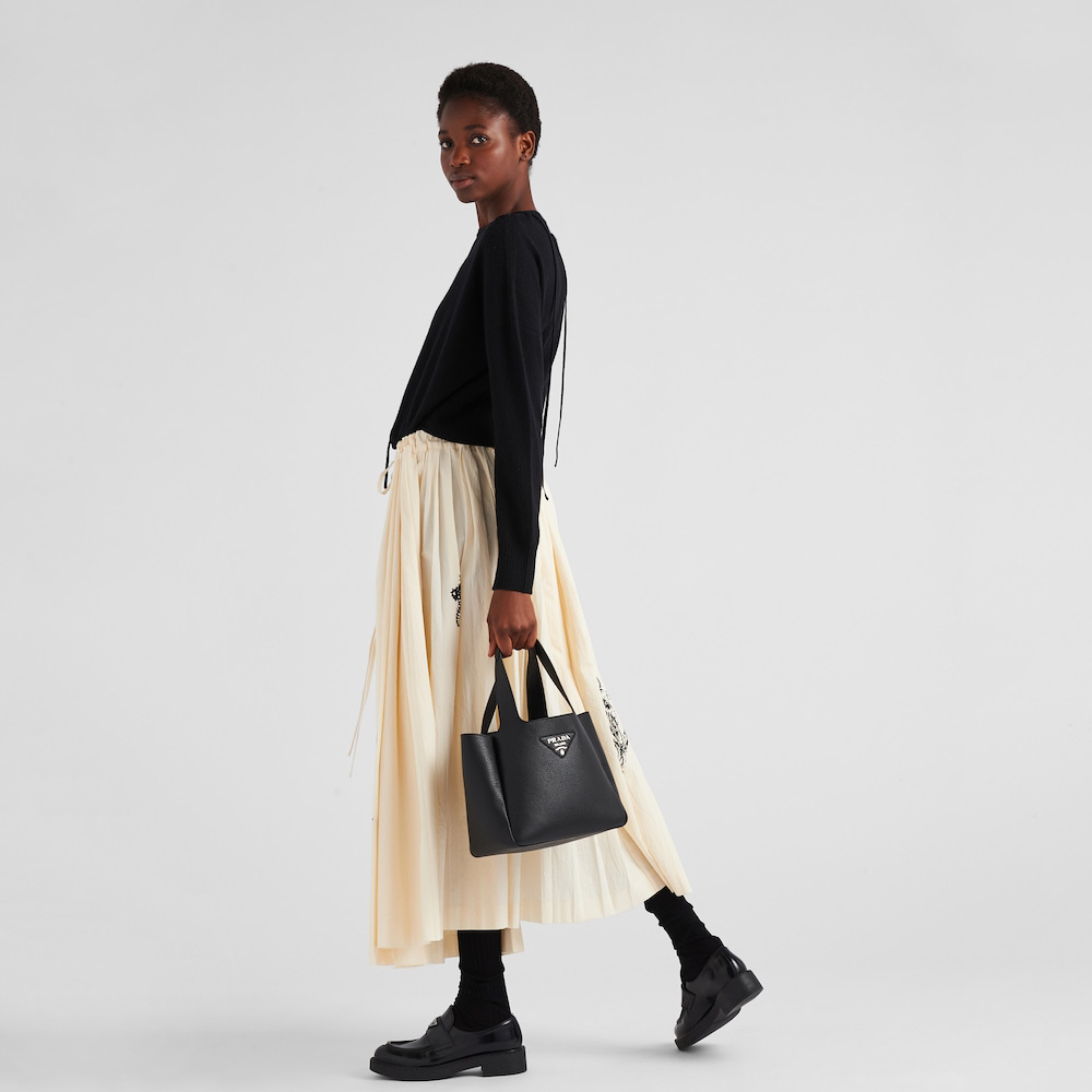 Medium leather tote