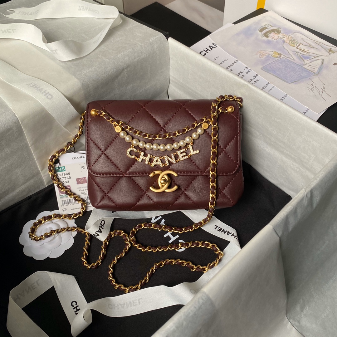 CHANEL Mini flap bag Shiny lambskin, faux pearls and gold coloured metal Red-AS4986