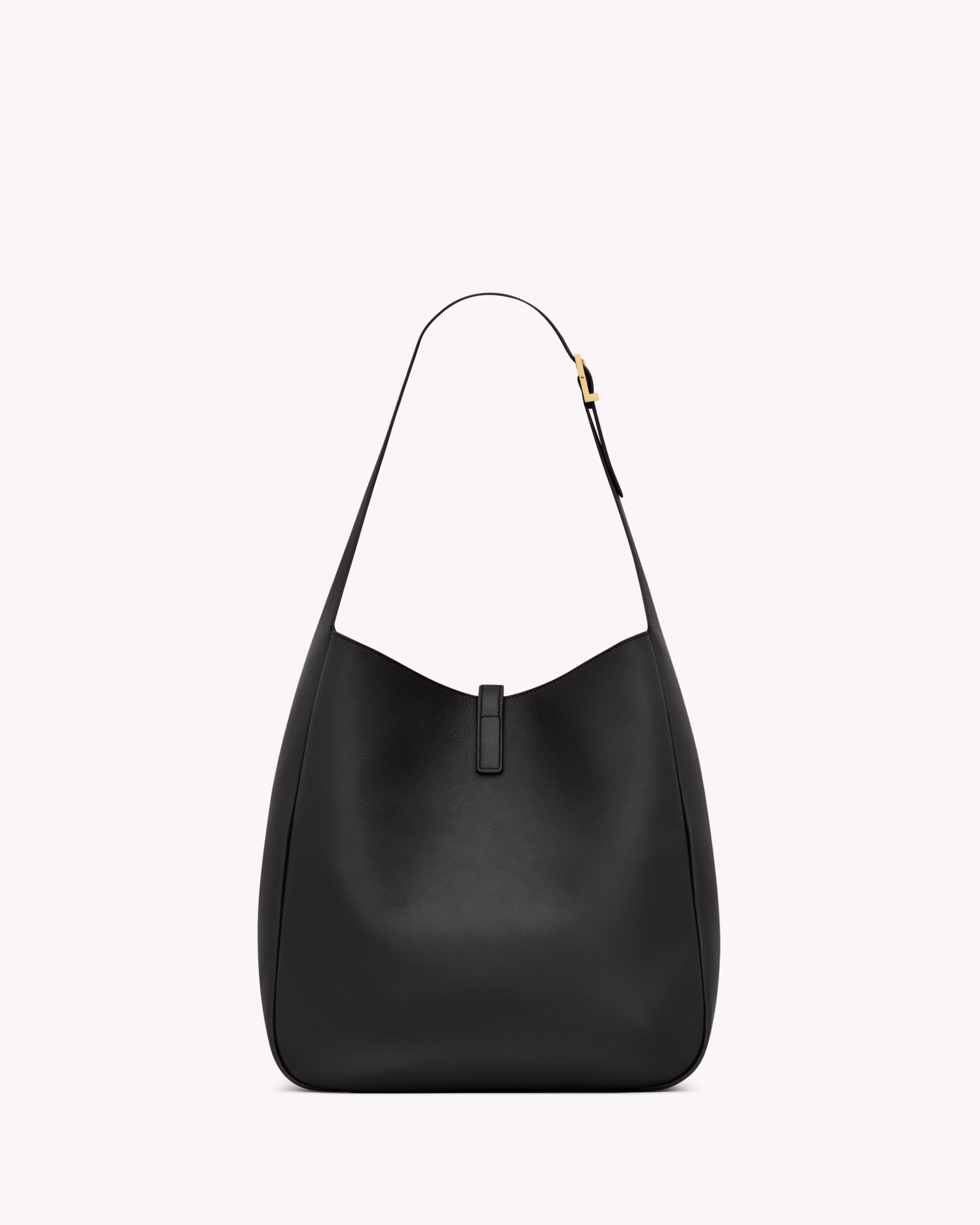 Le 5 À 7 Supple Large In Grained Leather BLACK