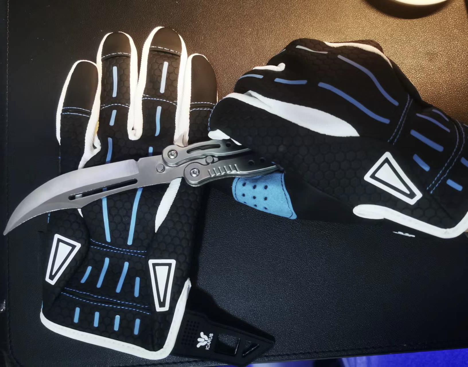 Xpropsreplica CSGO 1:1 Superconductor Sports Gloves | Wearable | Fleece-lined
