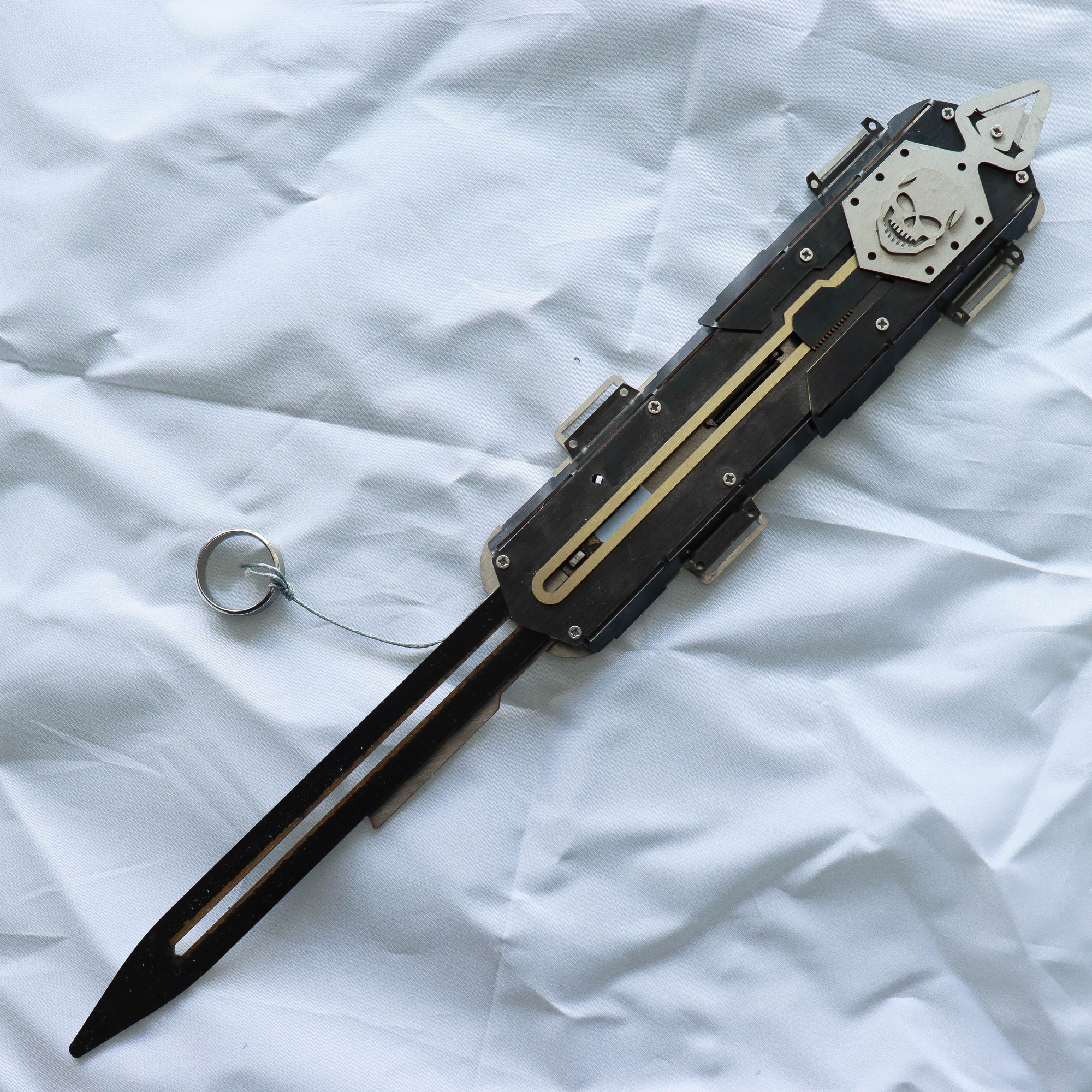 Xpropsreplica Assassins Creed Black Flag Edward Kenway's hidden blade.