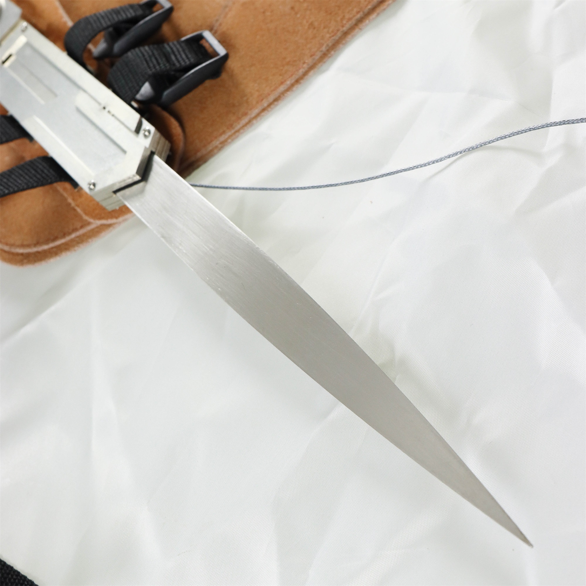 Xpropsreplica Assassins Creed 2 Ezio metal hidden blade