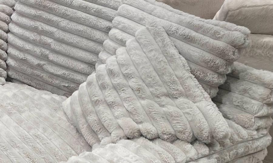 Winter Sale - Chaise Lounge With Dual Cupholders And Charging Ports