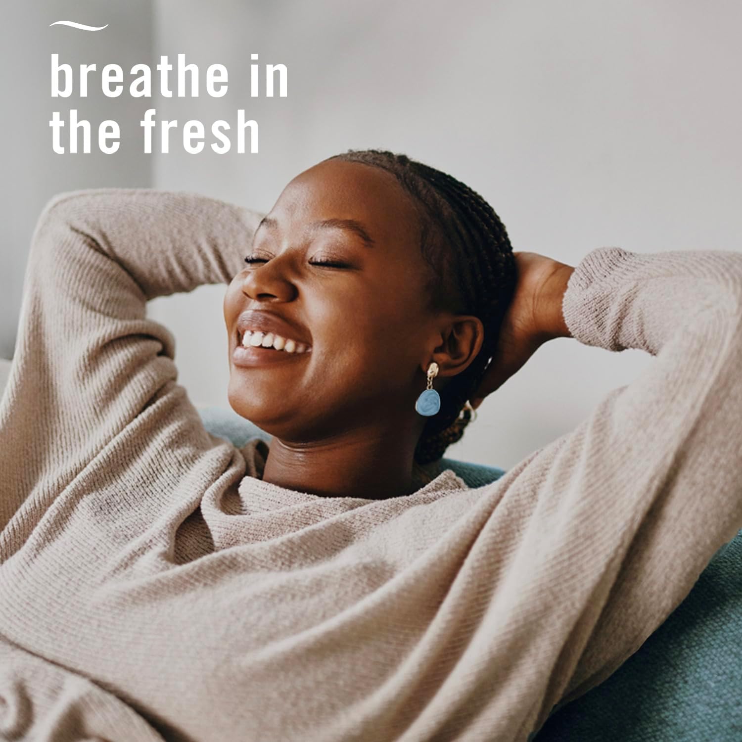 Febreze Plug in Air Fresheners for Home, Air Freshener Plug in, Wall Diffuser, Ocean Scent, Odor Fighter for Strong Odors, 1 Warmer + 2 Oil Refills