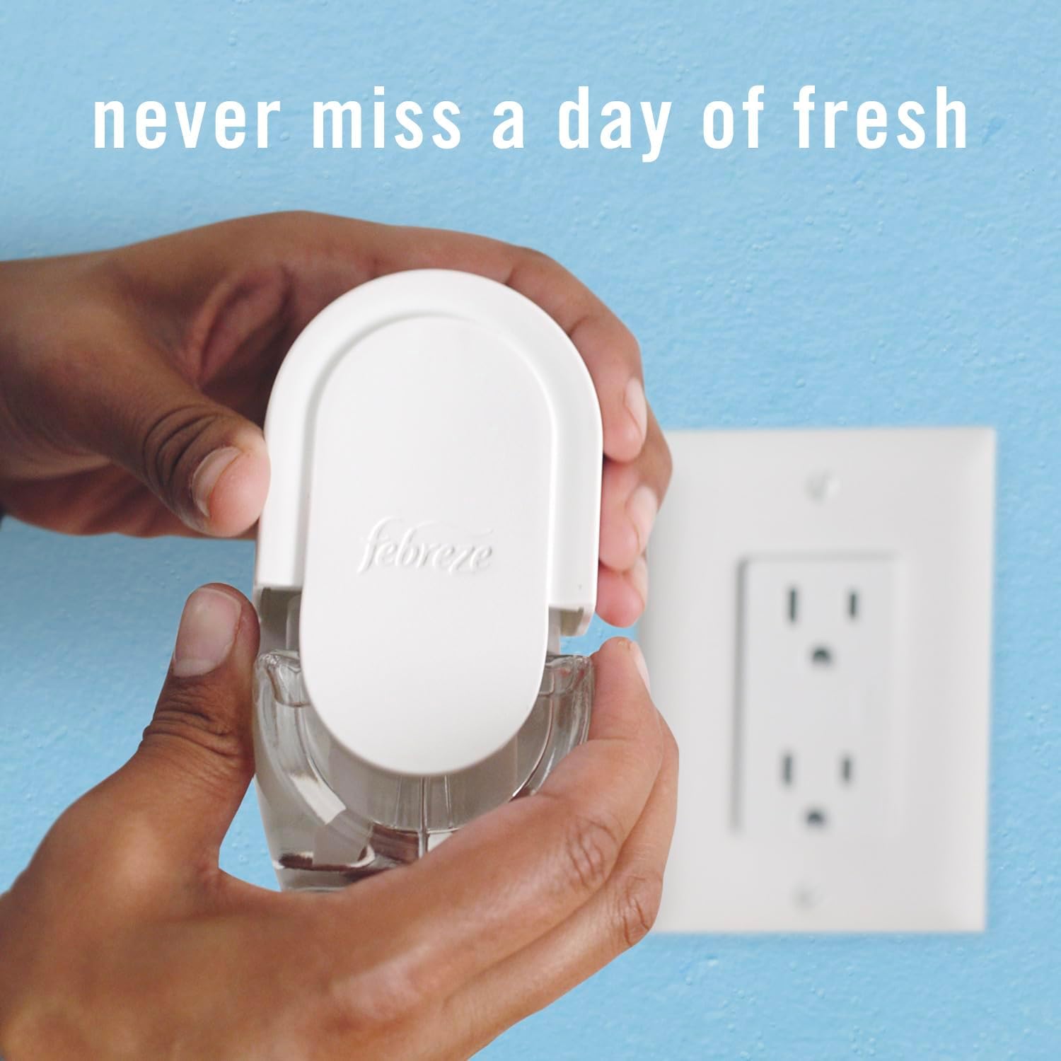 Febreze Plug in Air Fresheners for Home, Air Freshener Plug in, Wall Diffuser, Ocean Scent, Odor Fighter for Strong Odors, 1 Warmer + 2 Oil Refills