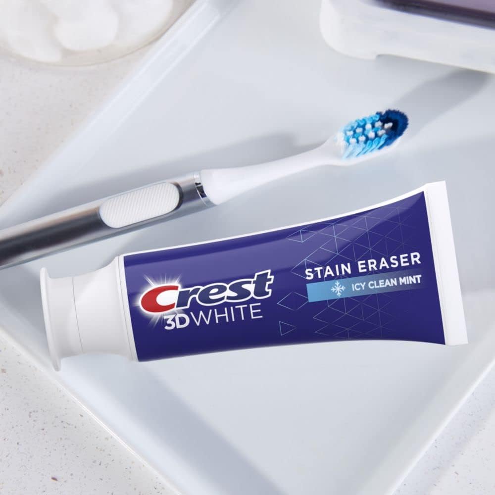 Crest 3D White Advanced Luminous Mint Teeth Whitening Toothpaste, 3.7 oz Pack of 4 - Helps Remove Surface Stains, Whitens Teeth, Strengthens Tooth Enamel, Protects Against Cavities