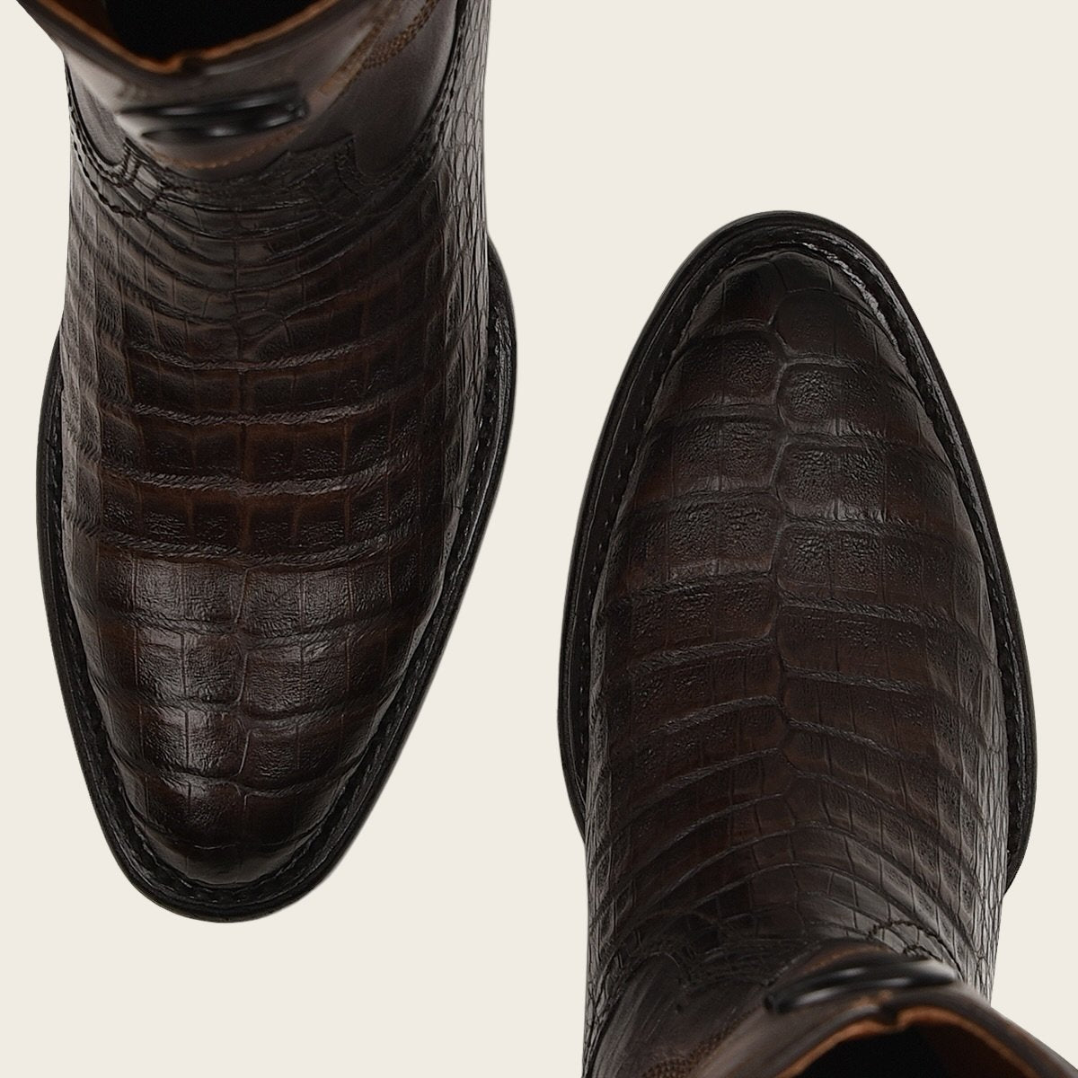 Bota vaquera en piel genuina de fuscus.