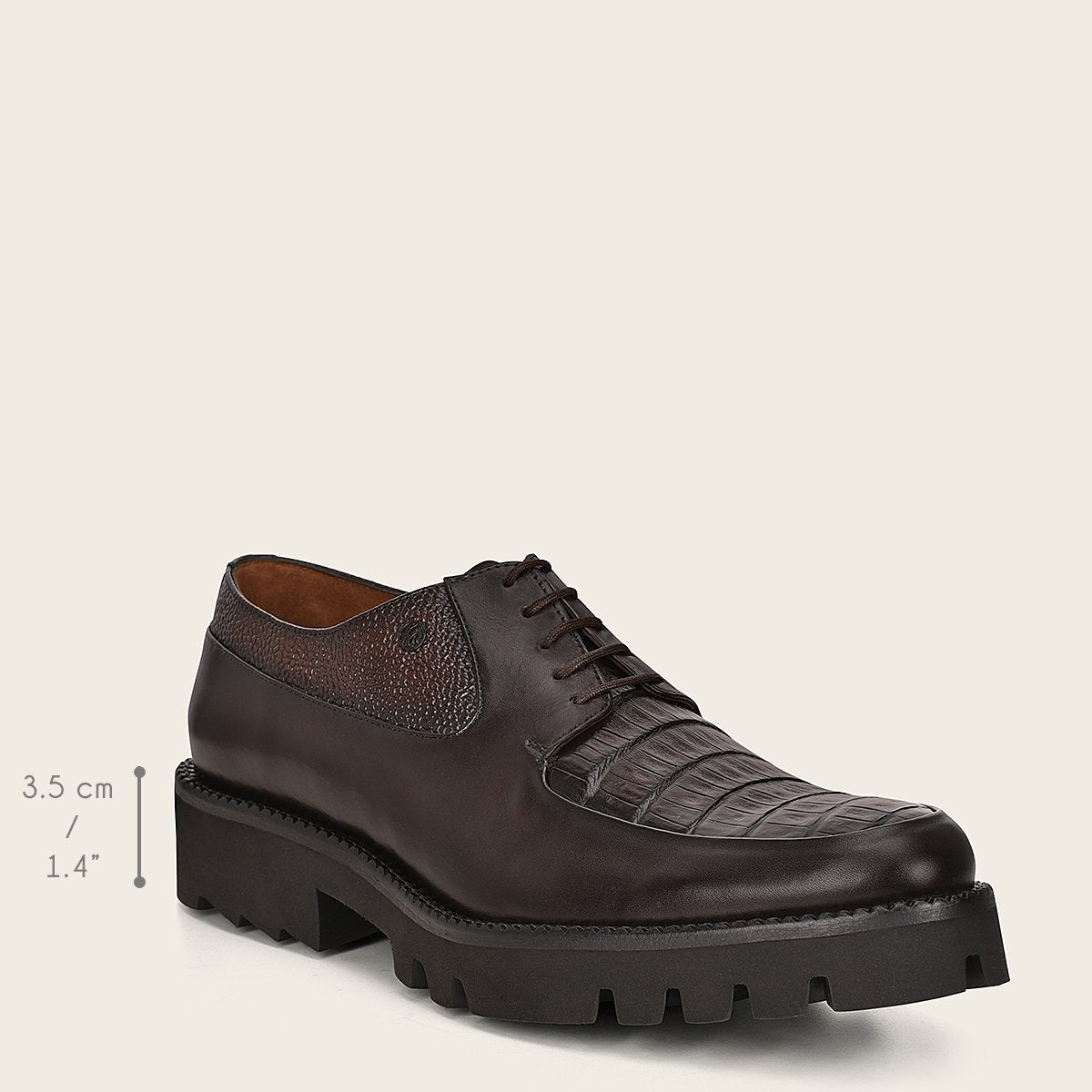 Zapatos de vestir en piel de caimán .