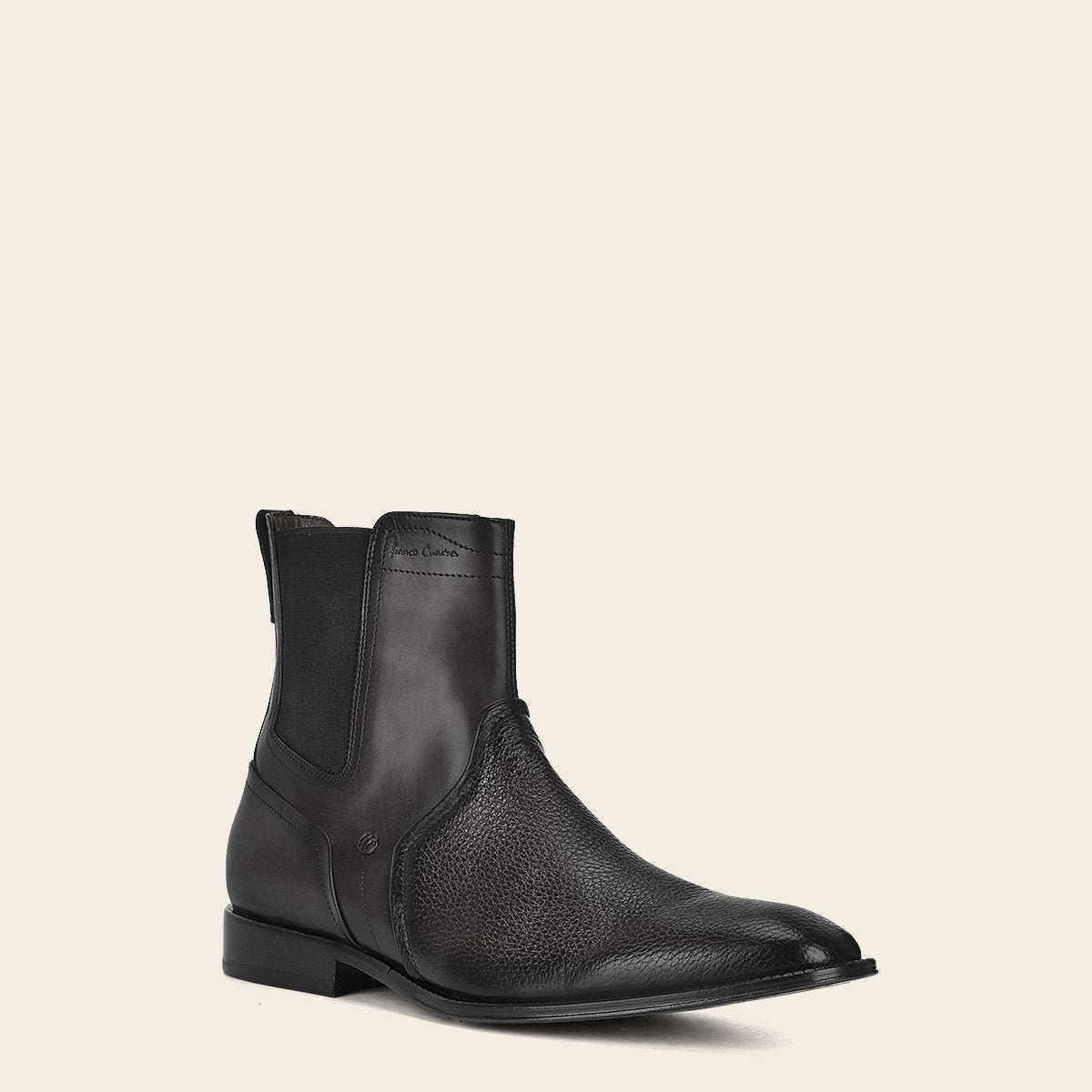 Botín de vestir en piel de venado.