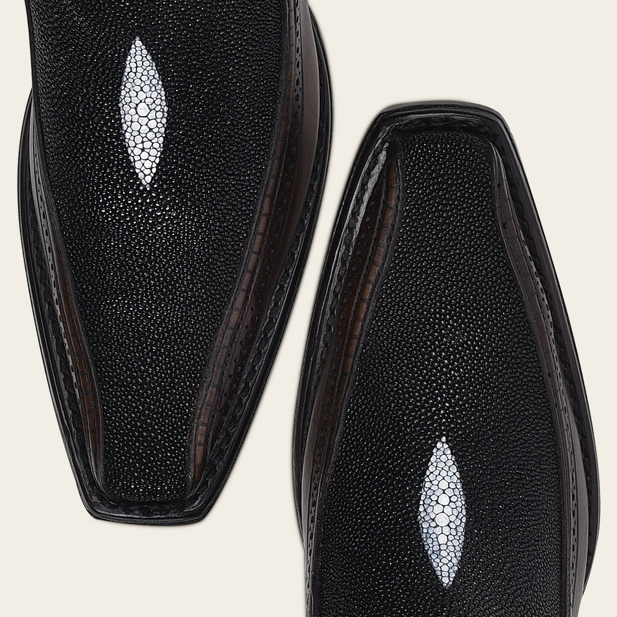 Bota vaquera en piel genuina de mantarraya.