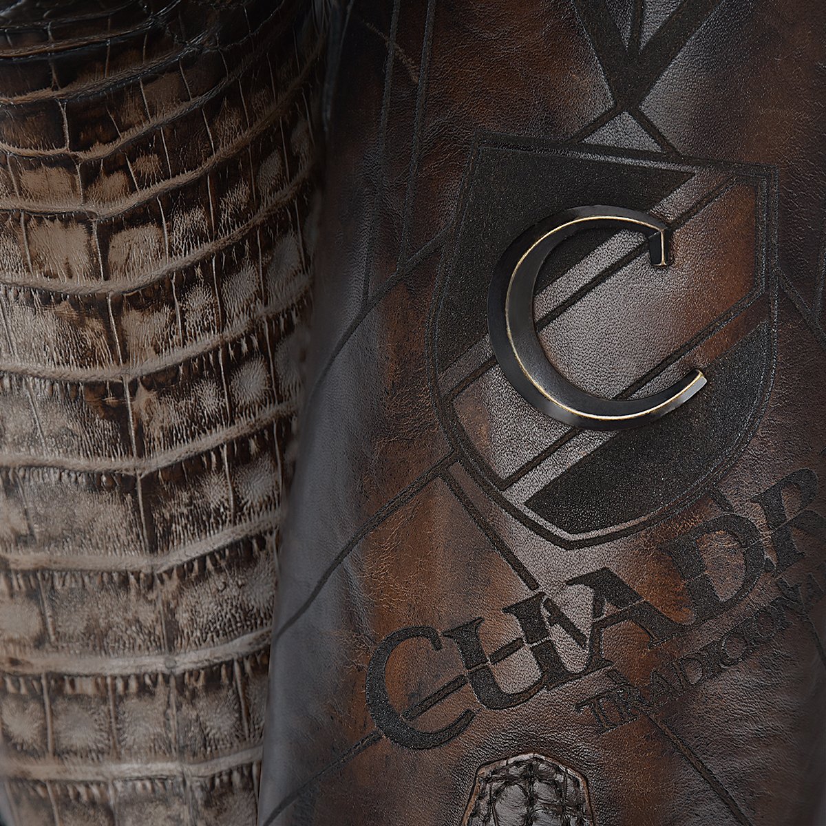 Bota vaquera en piel de fuscus.