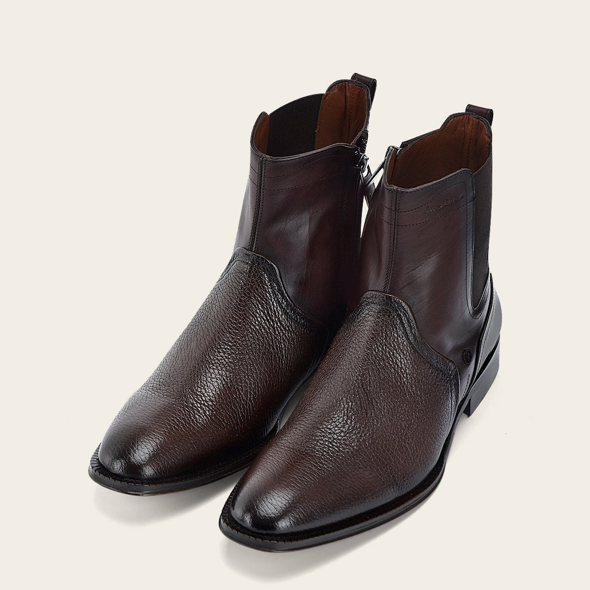 Botín de vestir en piel de venado.