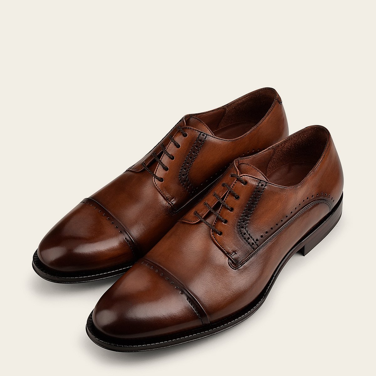 Calzado de vestir en piel de bovino