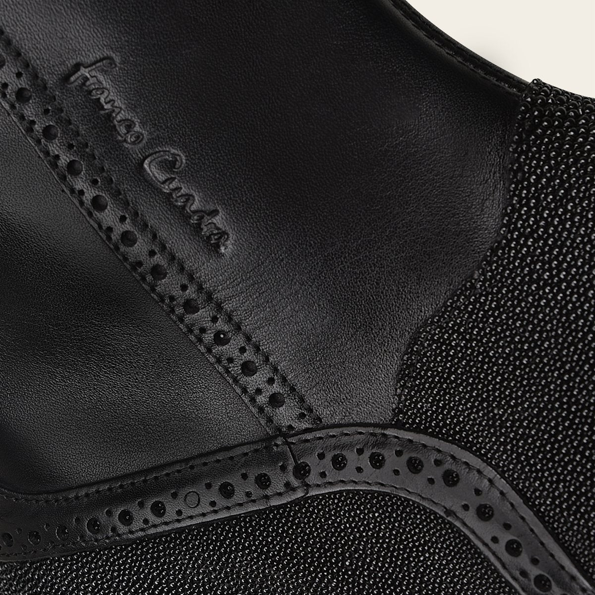 Bota de vestir en piel genuina de mantarraya .