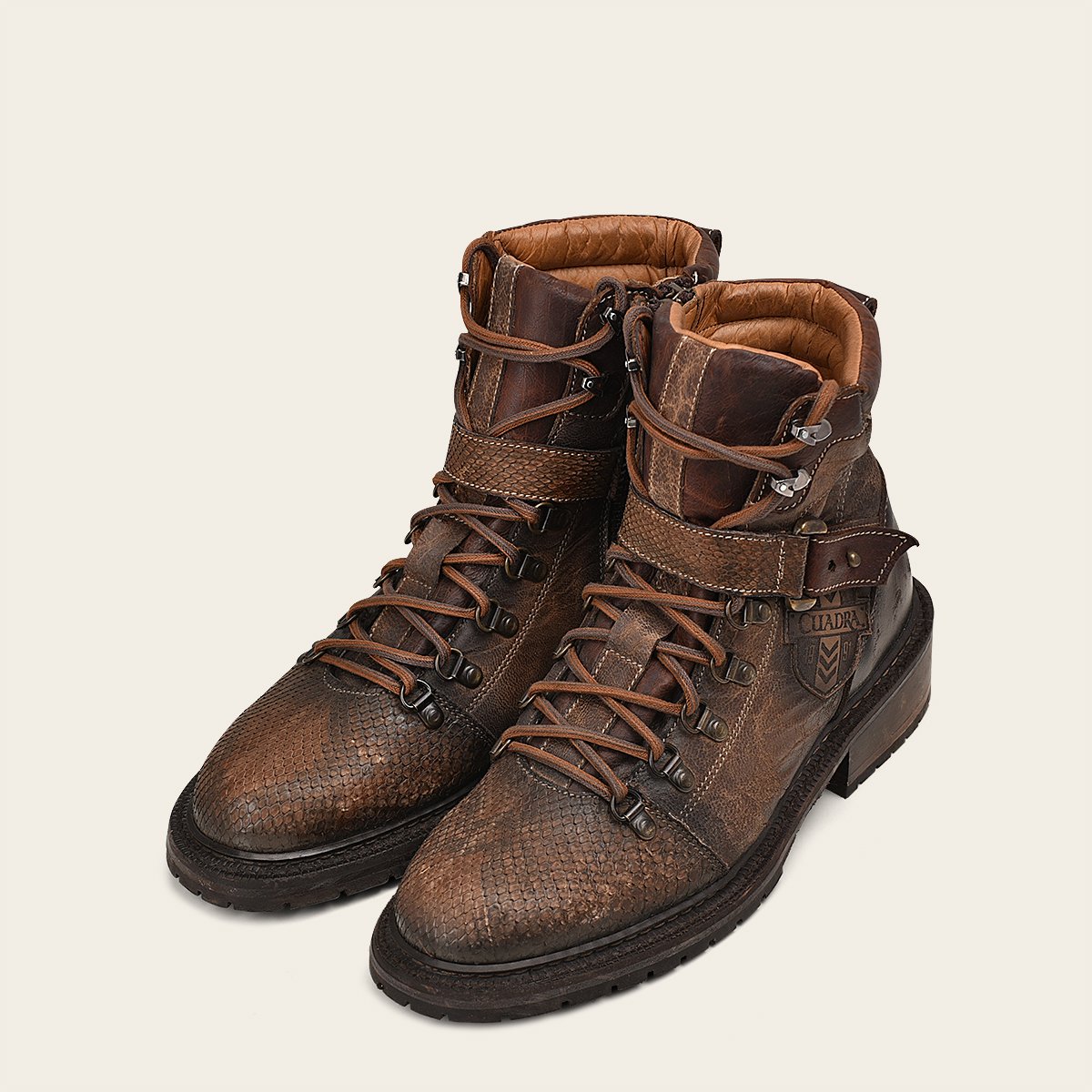 Botín en piel genuina de pitón.