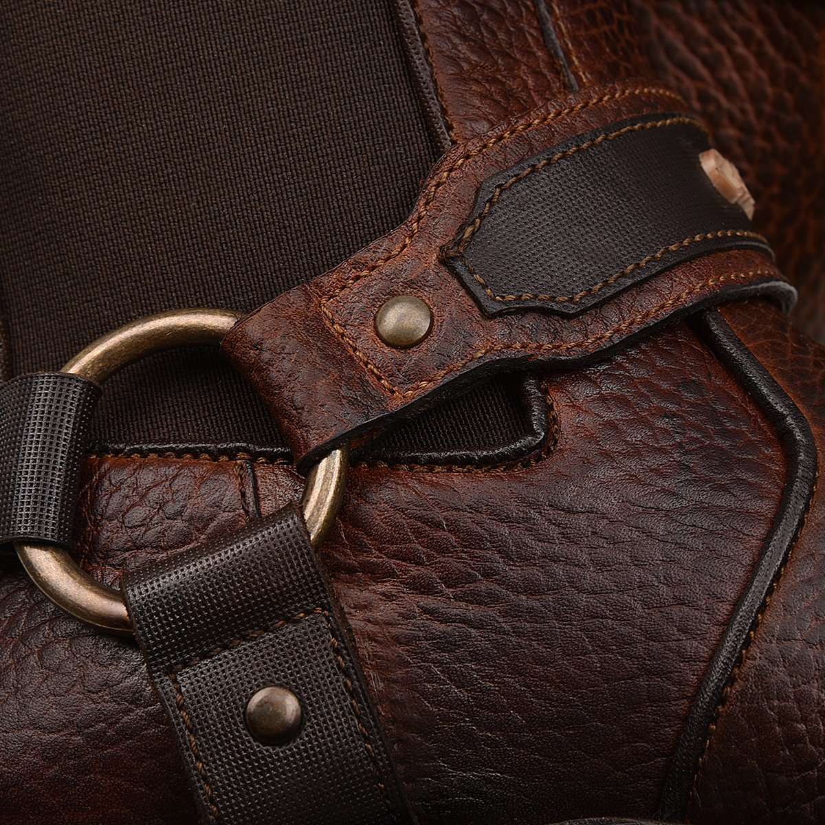 Botín urbano en piel genuina .