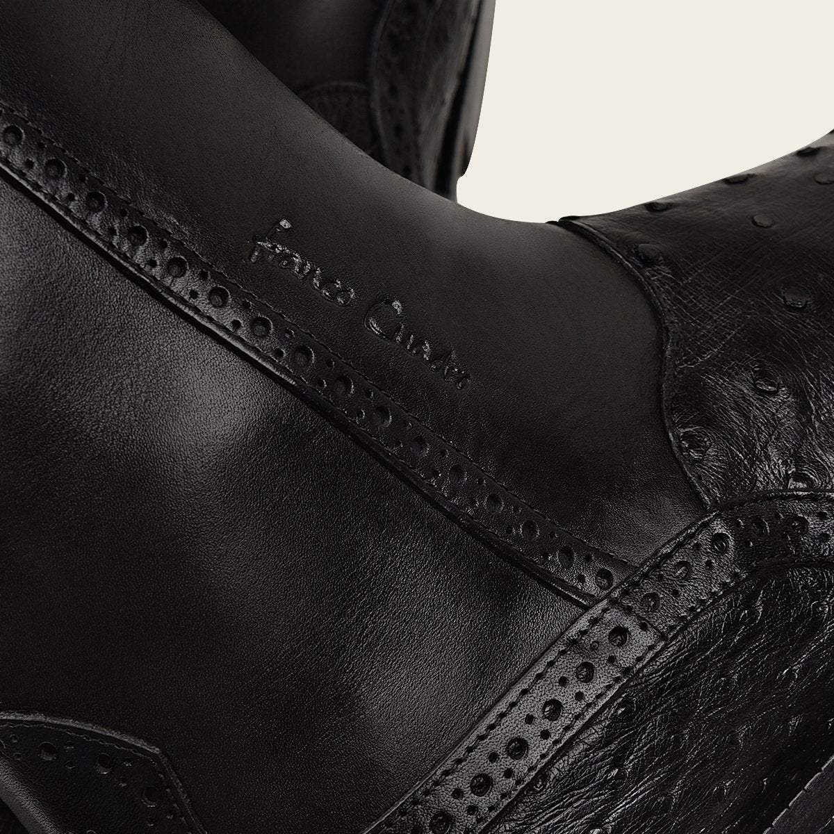 Bota de vestir en piel genuina de avestruz.