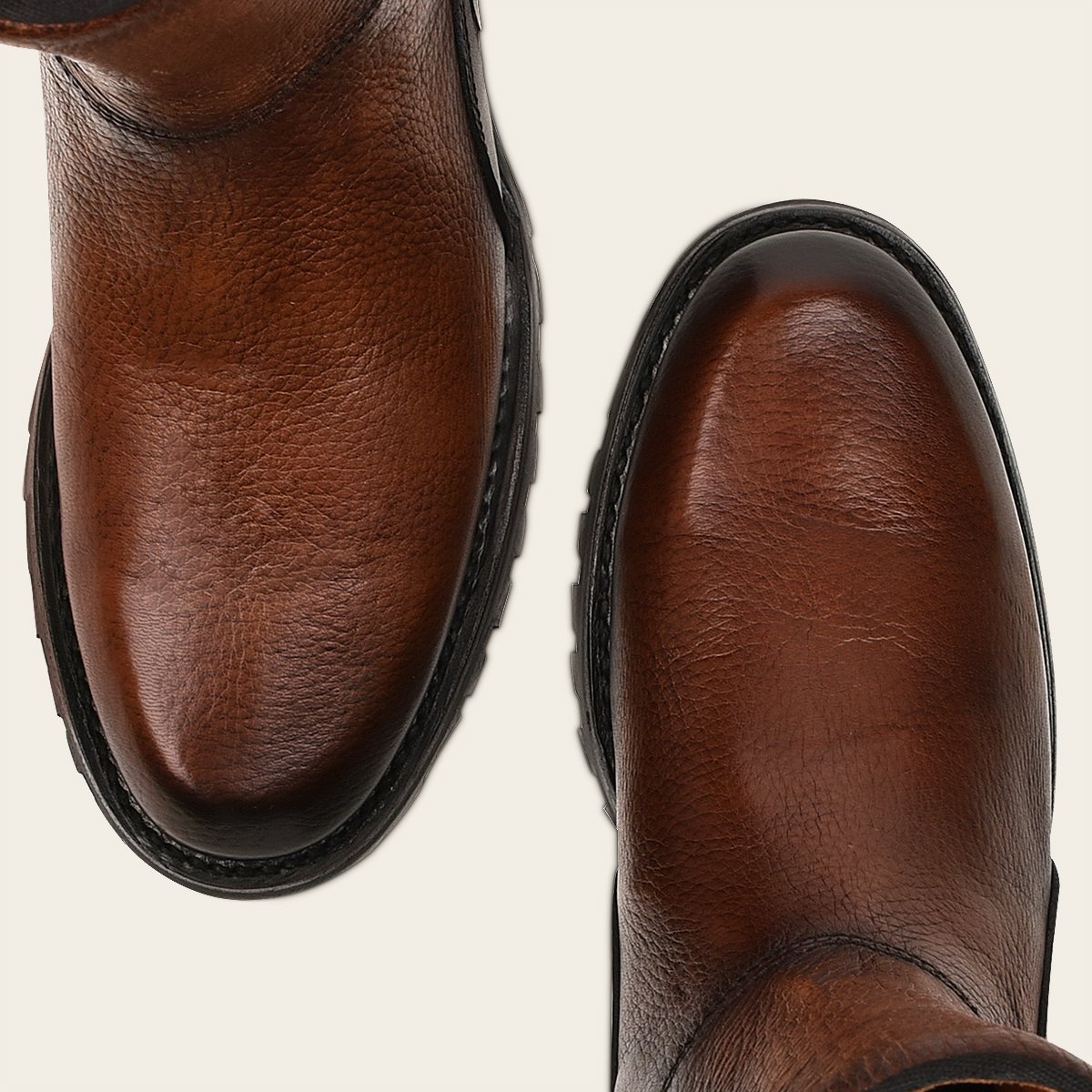 Bota urbana en piel genuina de venado.